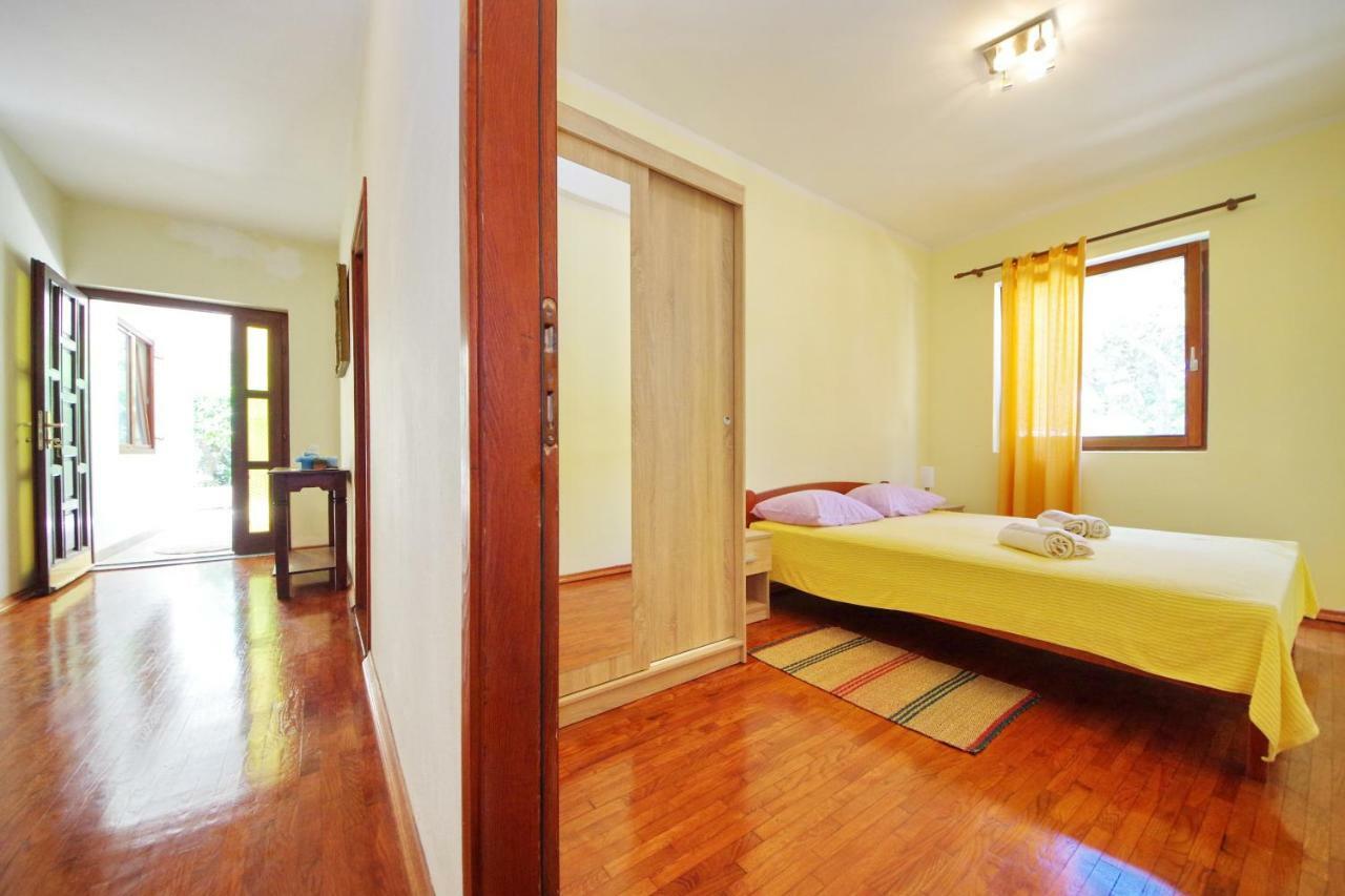 Apartments Eduard Врси Екстериор снимка