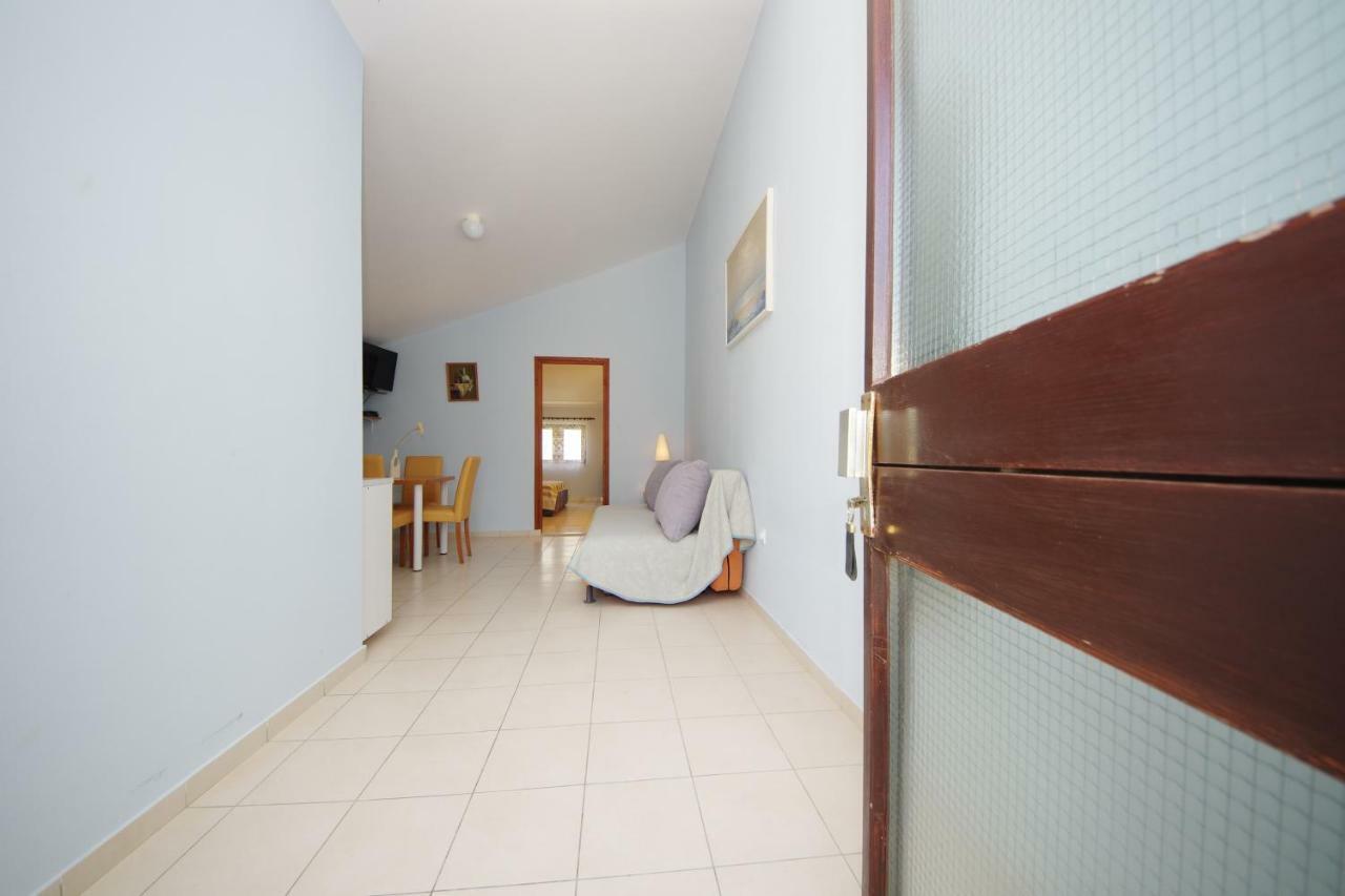 Apartments Eduard Врси Екстериор снимка