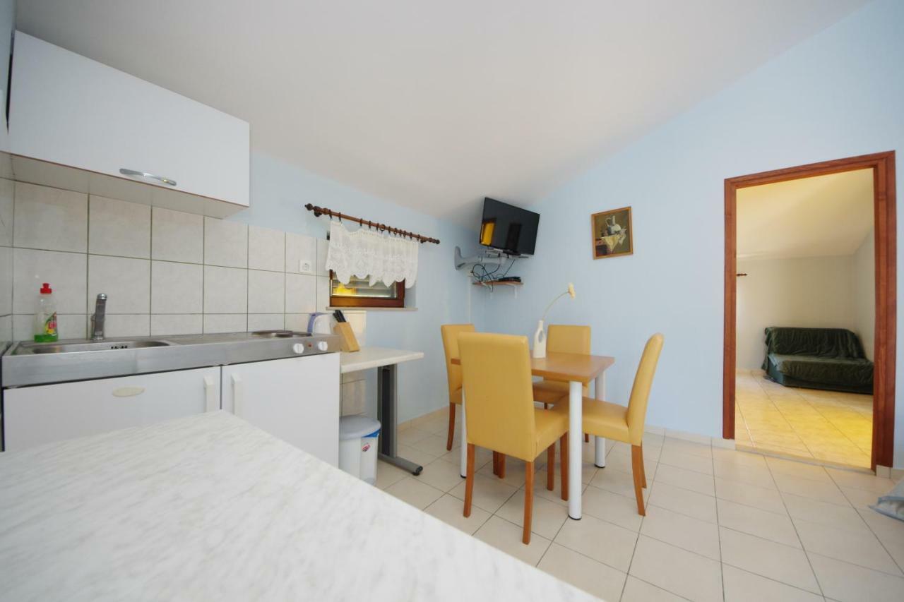 Apartments Eduard Врси Екстериор снимка